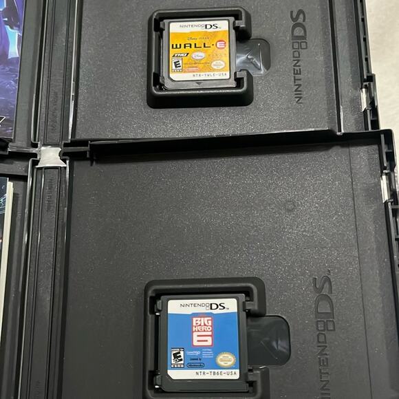 Nintendo DS games Disney Pixar Wall-E & Big Hero 6 Battle in the Bay - Picture 2 of 4